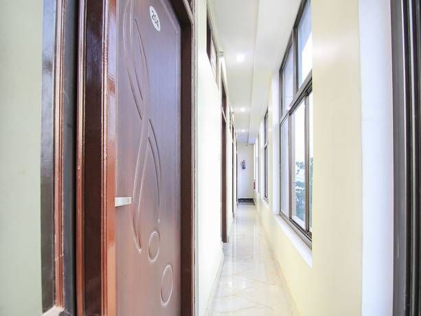 Imagen de los interiores del Hotel Oyo 10969 Us Residency. Foto 19