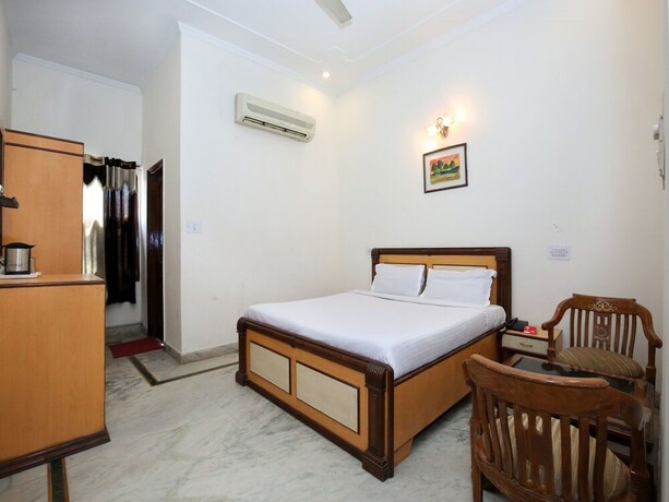 Imagen de la habitación del Hotel Oyo 10990 Gobind Regency. Foto 6