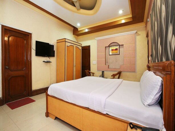 Imagen de la habitación del Hotel Oyo 10990 Gobind Regency. Foto 12
