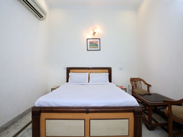 Imagen de la habitación del Hotel Oyo 10990 Gobind Regency. Foto 13