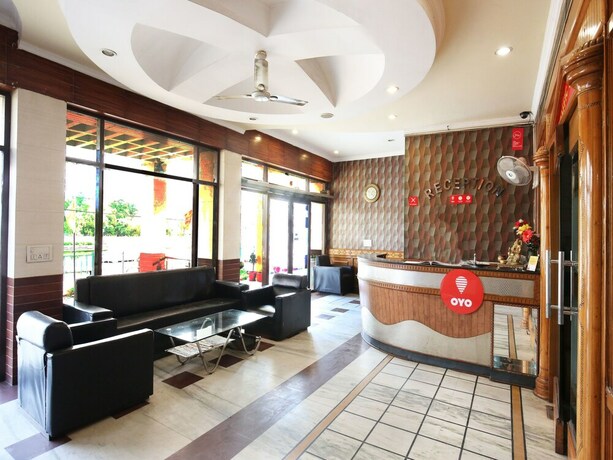 Imagen de los interiores del Hotel Oyo 10990 Gobind Regency. Foto 19