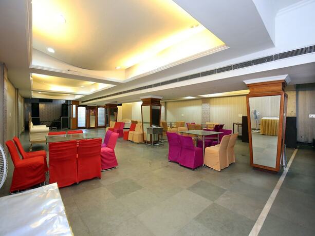 Imagen de los interiores del Hotel Oyo 10990 Gobind Regency. Foto 20