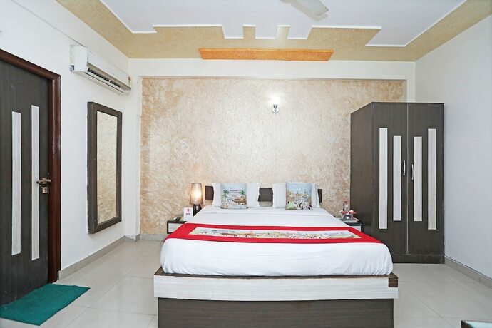 Imagen de la habitación del Hotel Oyo 11005 Shanti Palace. Foto 18