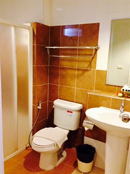 Imagen de la habitación del Hotel Oyo 1126 Curve Boutique Pattaya. Foto 6