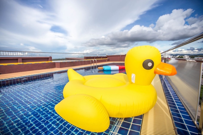 Imagen de la piscina del Hotel Oyo 1130 Ck Resort Pattaya. Foto 17