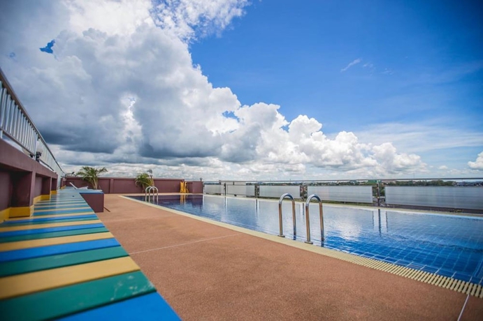 Imagen de la piscina del Hotel Oyo 1130 Ck Resort Pattaya. Foto 19