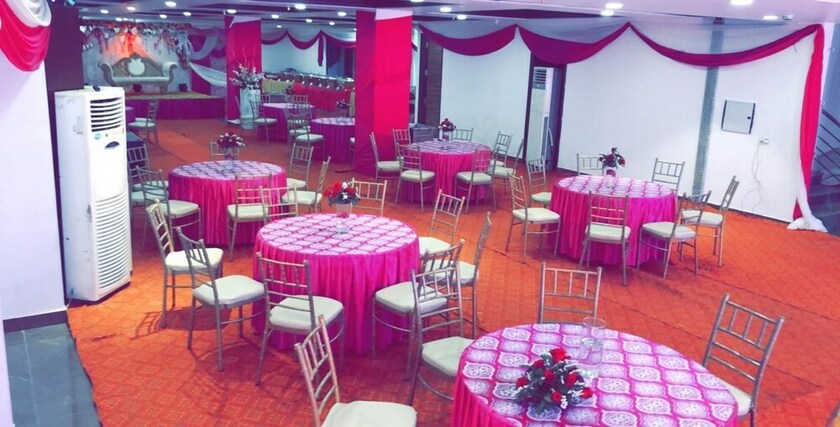 Imagen de los interiores del Hotel Oyo 11367 Yellow. Foto 16