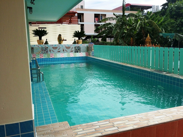 Imagen de la piscina del Hotel Oyo 1138 Mind Mansion. Foto 16