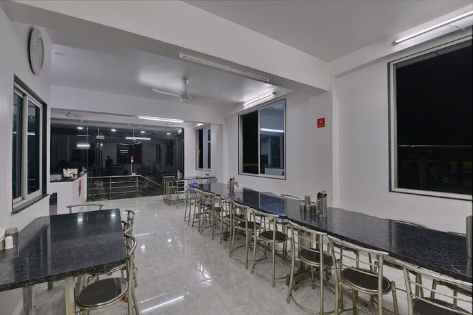Imagen del bar/restaurante del Hotel Oyo 11546 Csfc. Foto 2