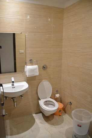 Imagen de la habitación del Hotel Oyo 11680 Grand Star. Foto 4