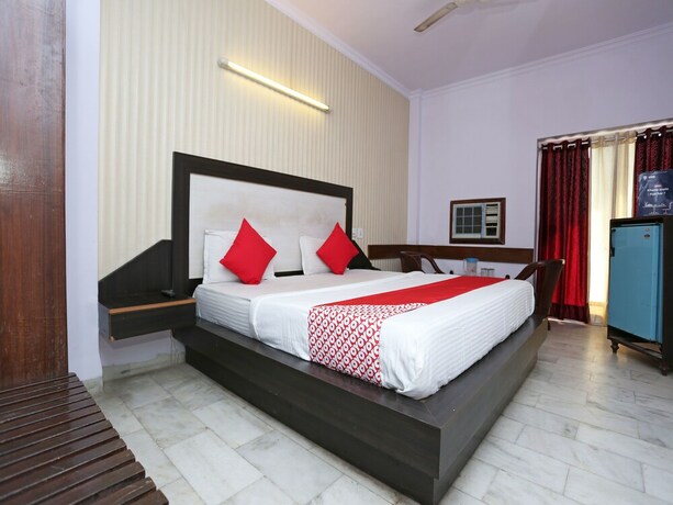Imagen de la habitación del Hotel Oyo 11858 Shiv Murti Grand. Foto 14