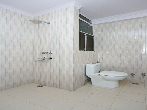 Imagen de la habitación del Hotel Oyo 11858 Shiv Murti Grand. Foto 16
