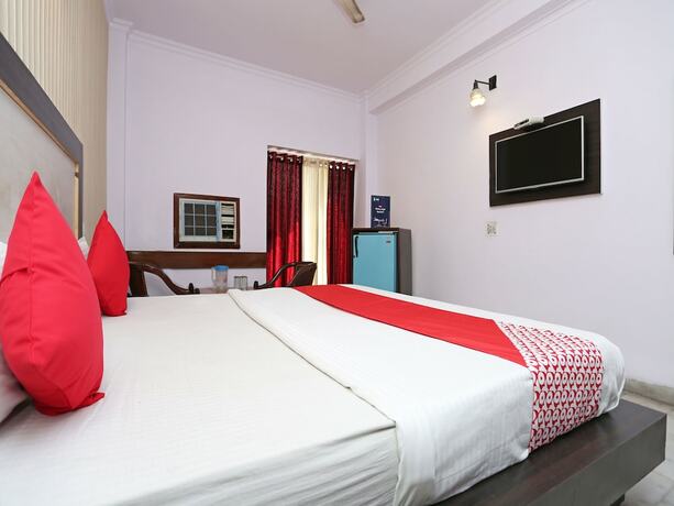 Imagen de la habitación del Hotel Oyo 11858 Shiv Murti Grand. Foto 17