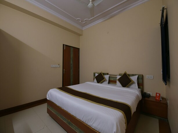 Imagen de la habitación del Hotel Oyo 11923 Rajdhani Palace. Foto 5