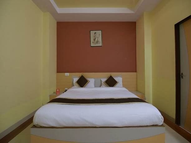 Imagen de la habitación del Hotel Oyo 11923 Rajdhani Palace. Foto 9