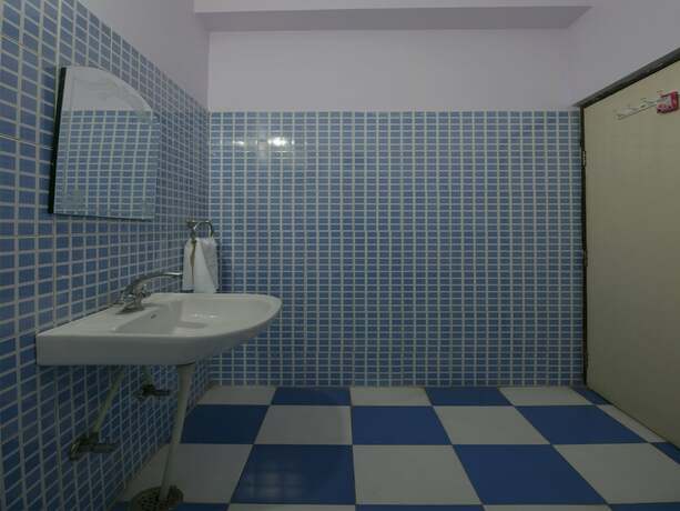 Imagen de la habitación del Hotel Oyo 11923 Rajdhani Palace. Foto 10