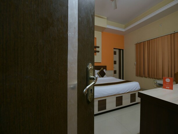 Imagen de la habitación del Hotel Oyo 11923 Rajdhani Palace. Foto 16
