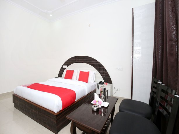 Imagen de la habitación del Hotel Oyo 12025 Kamal Palace. Foto 9