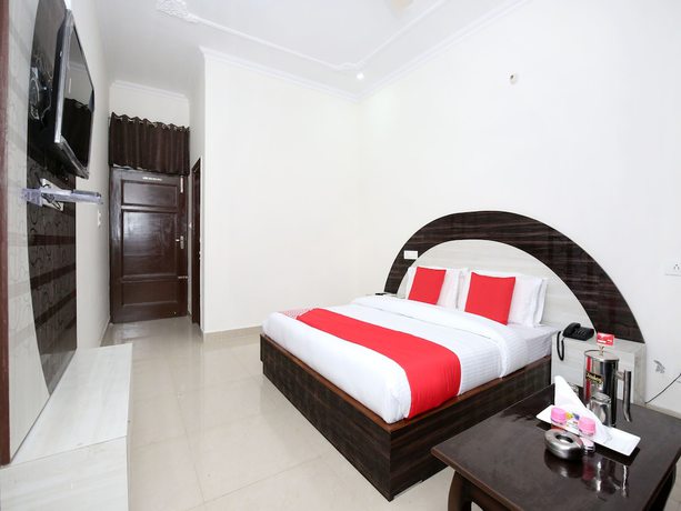 Imagen de la habitación del Hotel Oyo 12025 Kamal Palace. Foto 12