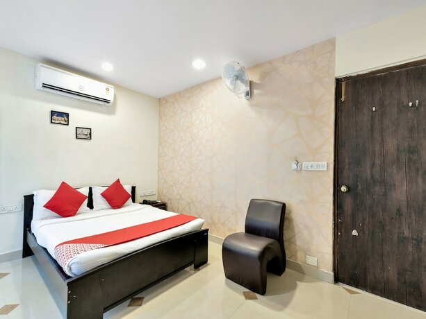 Imagen de la habitación del Hotel Oyo 12120 Srico. Foto 2