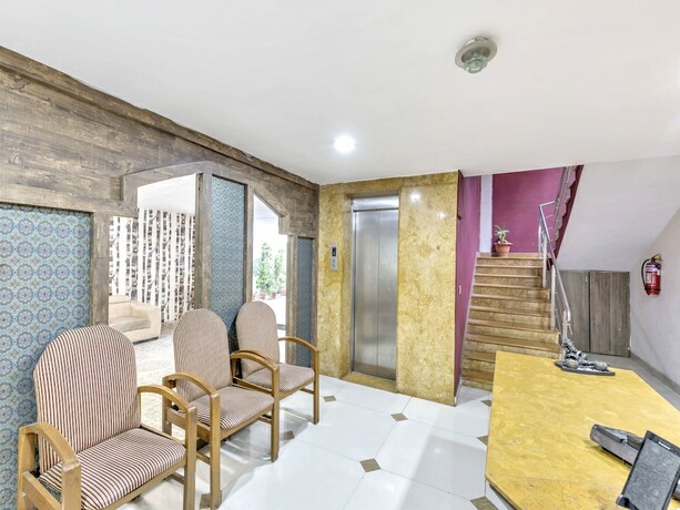 Imagen de los interiores del Hotel Oyo 12120 Srico. Foto 18