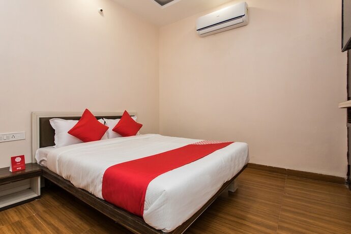 Imagen de la habitación del Hotel Oyo 12161 Madhur Inn. Foto 13