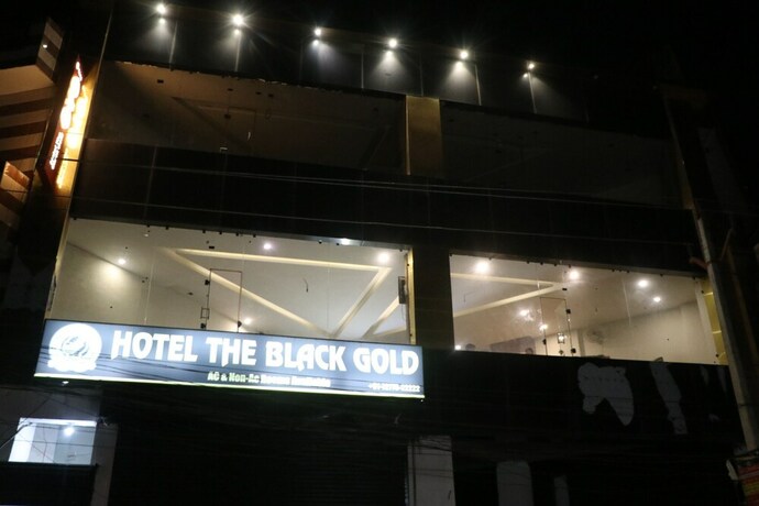 Imagen de los interiores del Hotel Oyo 12206 The Black Gold. Foto 15