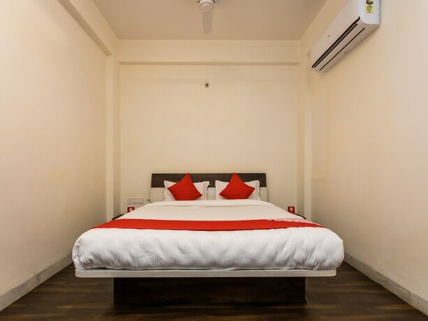 Imagen de la habitación del Hotel Oyo 12362 Emerald Park. Foto 13