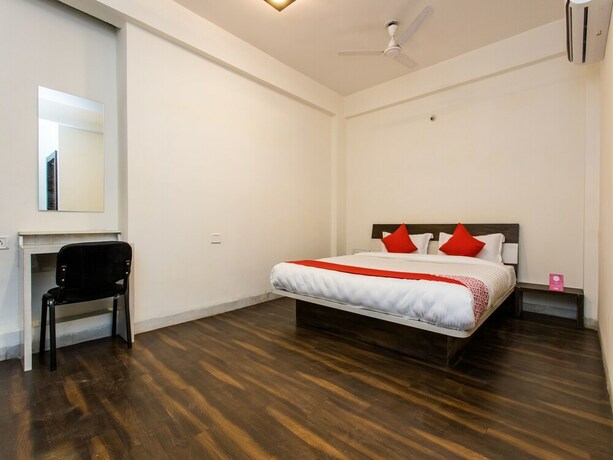 Imagen de la habitación del Hotel Oyo 12362 Emerald Park. Foto 17