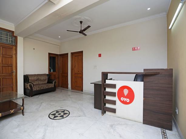 Imagen de los interiores del Hotel Oyo 12502 City. Foto 18