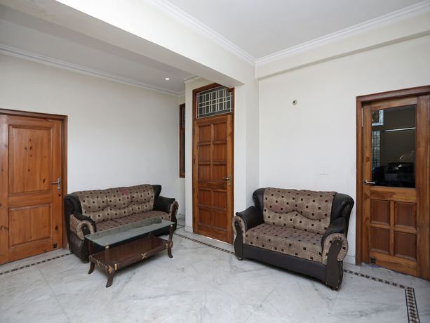 Imagen de los interiores del Hotel Oyo 12502 City. Foto 20
