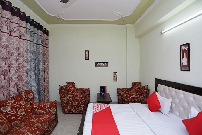 Imagen de la habitación del Hotel Oyo 12502 City. Foto 16