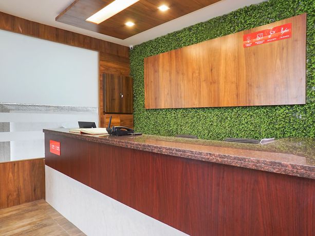 Imagen de los interiores del Hotel Oyo 12538 Twin Tower 2. Foto 16