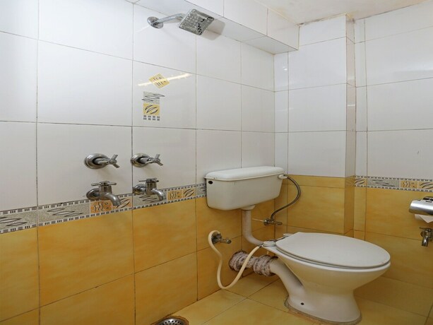 Imagen de la habitación del Hotel Oyo 12721 Vansh Regency. Foto 21