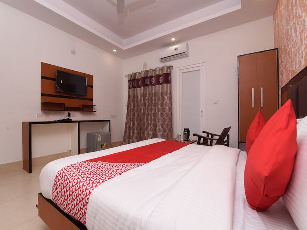 Imagen de la habitación del Hotel Oyo 13310 Noida Suites. Foto 13
