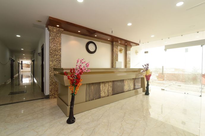 Imagen de los interiores del Hotel Oyo 13310 Noida Suites. Foto 19