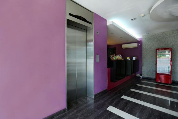 Imagen de los interiores del Hotel Oyo 136 Manggis Inn. Foto 17