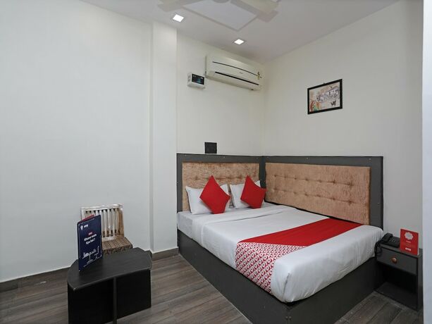 Imagen de la habitación del Hotel Oyo 14468 Divine Ganges. Foto 8
