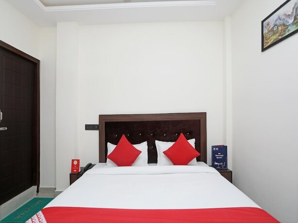 Imagen de la habitación del Hotel Oyo 14468 Divine Ganges. Foto 17