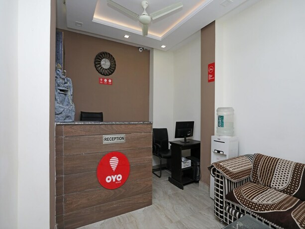 Imagen de los interiores del Hotel Oyo 14468 Divine Ganges. Foto 20