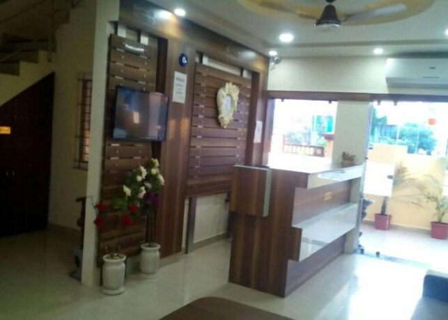 Imagen de los interiores del Hotel Oyo 14593 Shree Vatika Smart Rooms. Foto 31