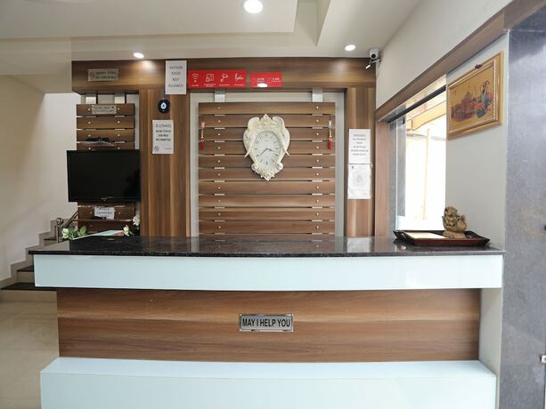 Imagen de los interiores del Hotel Oyo 14593 Shree Vatika Smart Rooms. Foto 36
