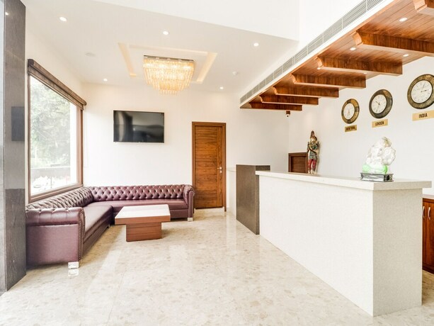 Imagen de los interiores del Hotel Oyo 15067 Ashoka. Foto 30