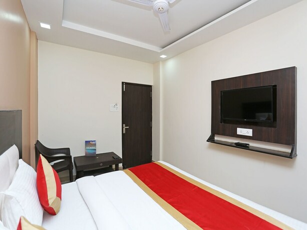 Imagen de la habitación del Hotel Oyo 15098 Crystal. Foto 8