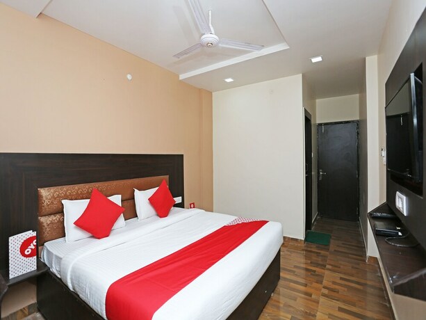 Imagen de la habitación del Hotel Oyo 15098 Crystal. Foto 12