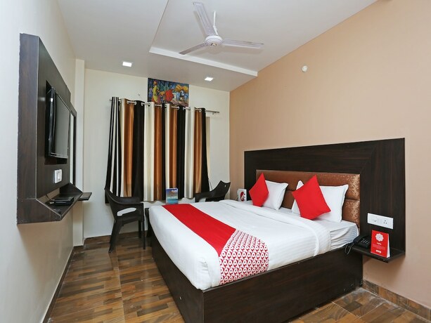 Imagen de la habitación del Hotel Oyo 15098 Crystal. Foto 14