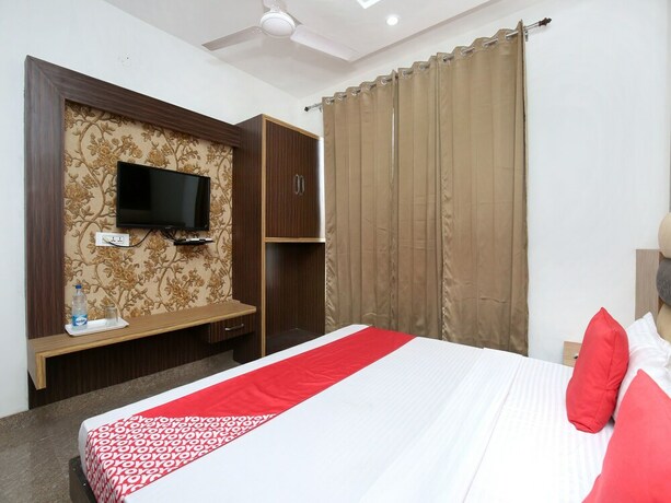 Imagen de la habitación del Hotel Oyo 15863 Royal Vij. Foto 17