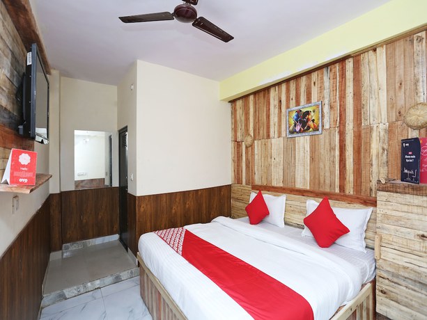 Imagen de la habitación del Hotel Oyo 15994 Bullet Inn and Lounge. Foto 2