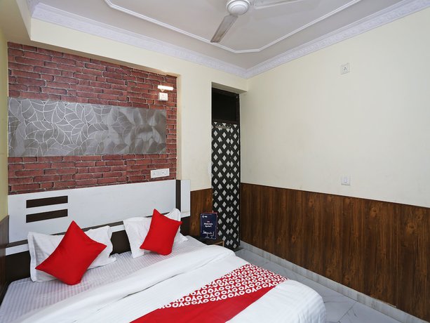 Imagen de la habitación del Hotel Oyo 15994 Bullet Inn and Lounge. Foto 6