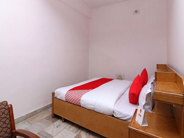 Imagen de la habitación del Hotel Oyo 16112 Uruvela International. Foto 12